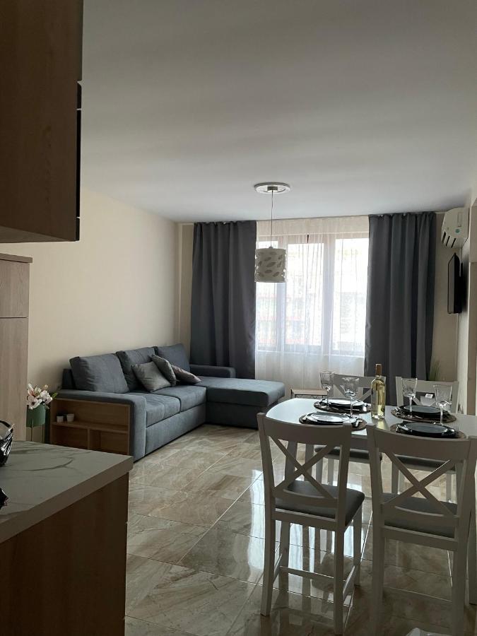 Beach Residence Pomorie Bagian luar foto