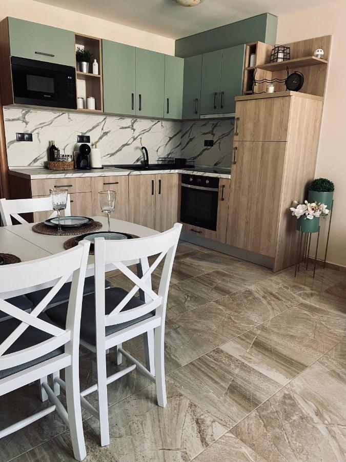 Beach Residence Pomorie Bagian luar foto